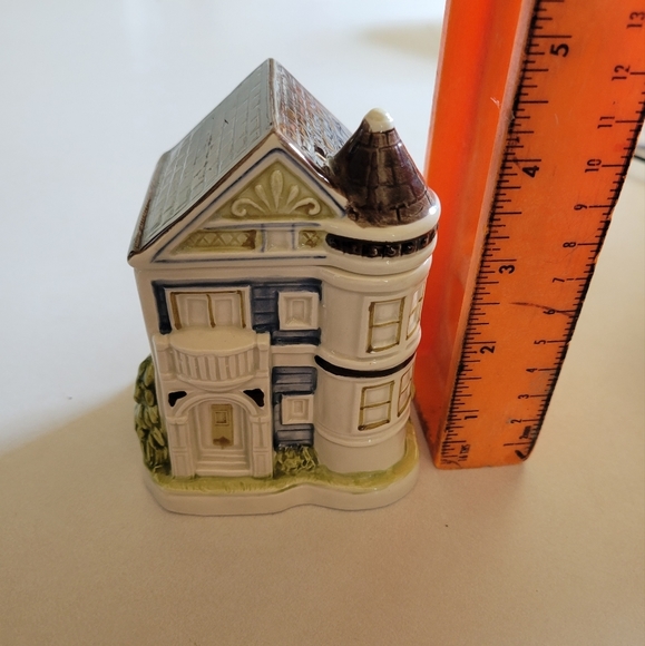 Vintage Otagiri Victorian Row House Cannister 1981 With Lid - Picture 13 of 13